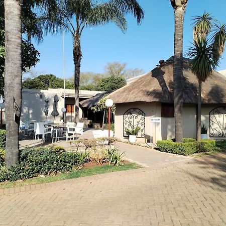 Hotel Hole In One Roodepoort Exterior foto